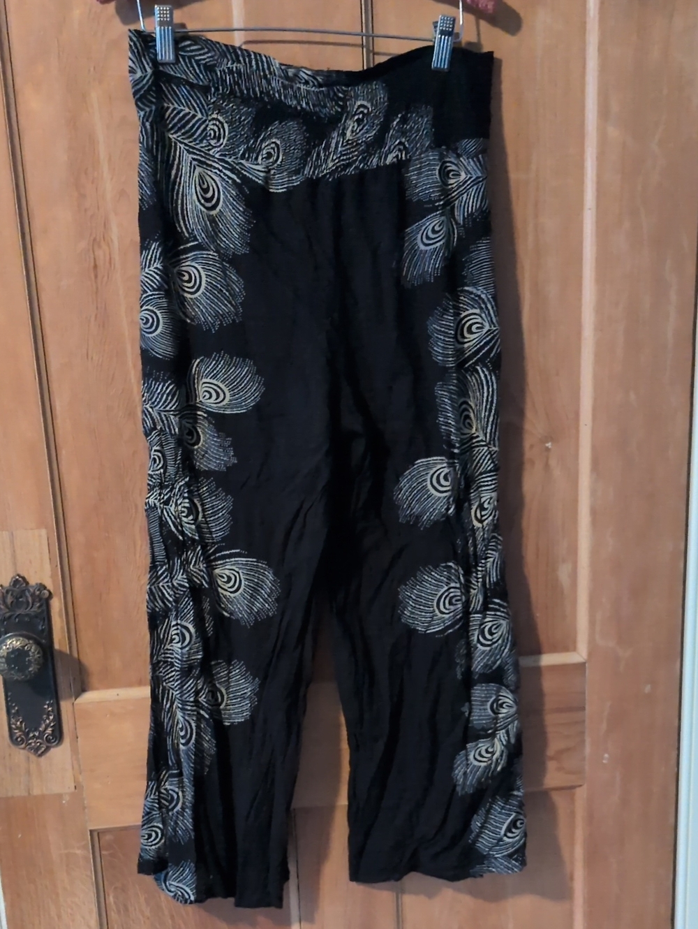 Black Printed Wide-Leg Pants with Feather Motif